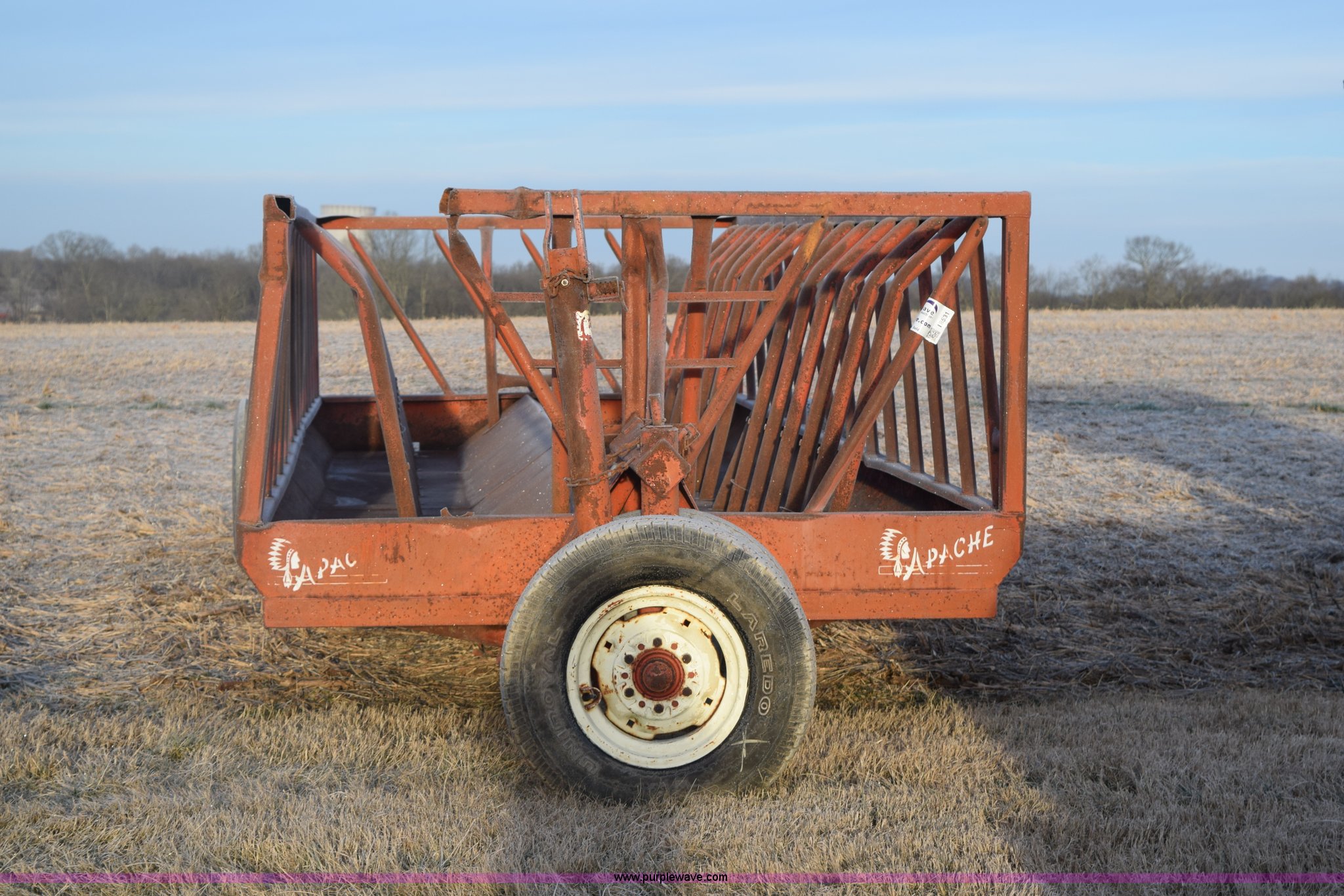 Apache hay feeder wagon in Riddleton, TN Item I8531 sold Purple Wave