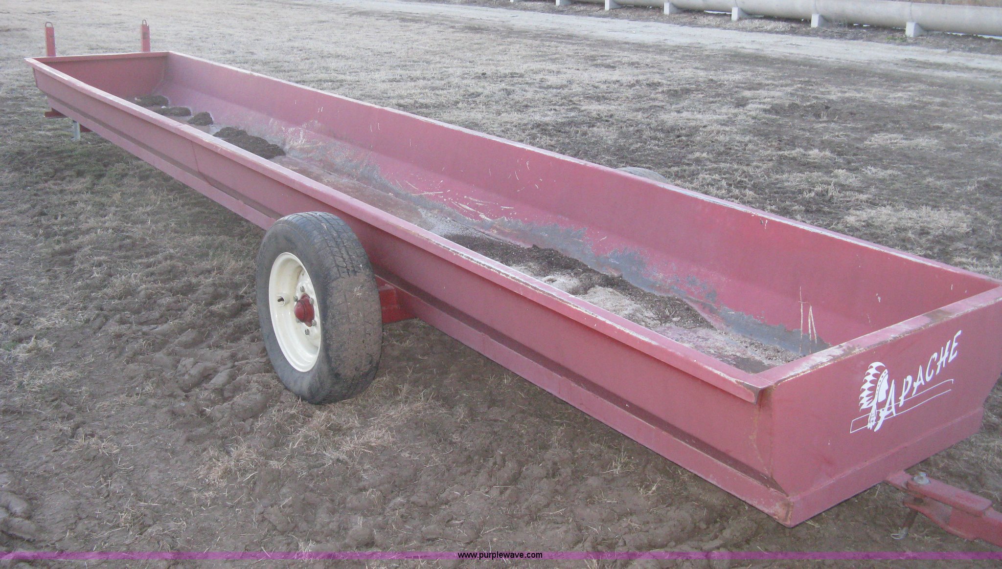 Apache FBT24A116D mobile feed bunk in Lyons, KS Item K2816 sold