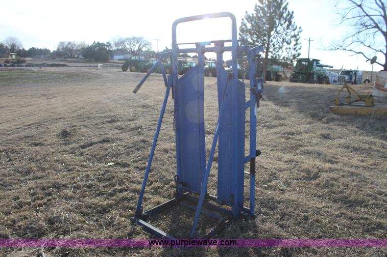 image for item BR9497 Priefert cattle head gate