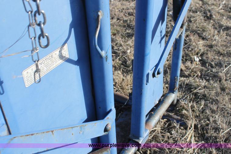 image for item BR9497 Priefert cattle head gate