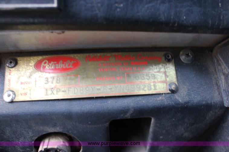 image for item F3457 2000 Peterbilt 378 service truck