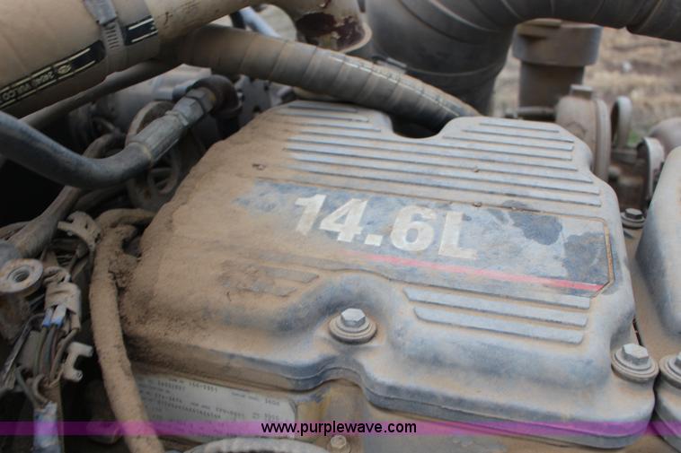 image for item F3457 2000 Peterbilt 378 service truck