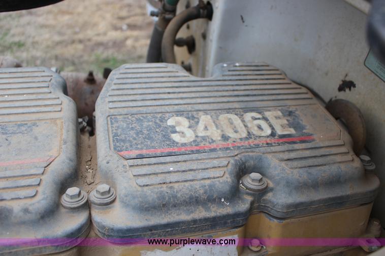 image for item F3457 2000 Peterbilt 378 service truck