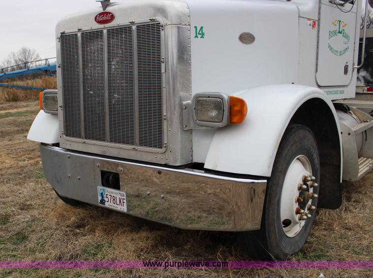 image for item F3457 2000 Peterbilt 378 service truck