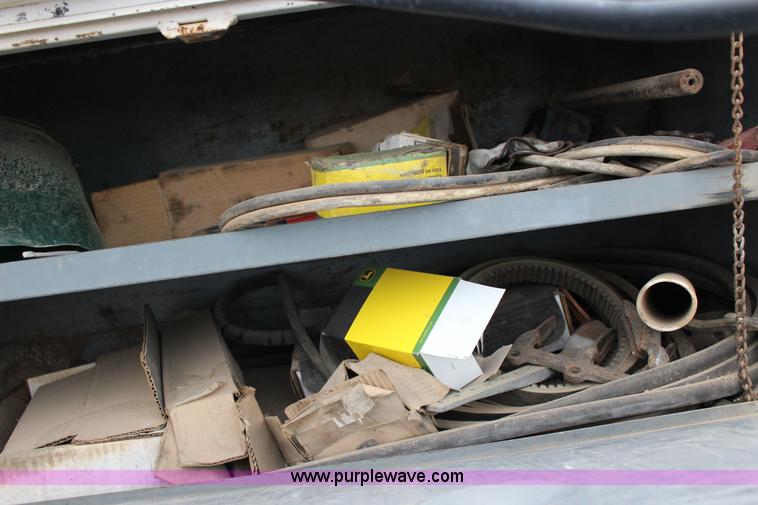 image for item F3457 2000 Peterbilt 378 service truck