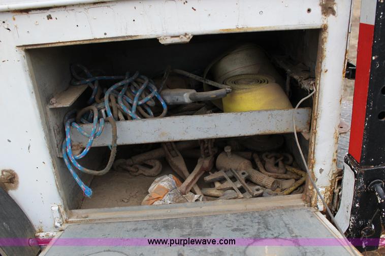 image for item F3457 2000 Peterbilt 378 service truck