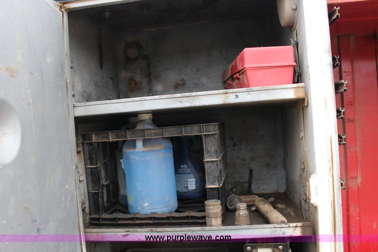 image for item F3457 2000 Peterbilt 378 service truck