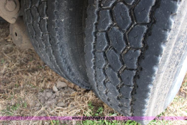 image for item F3457 2000 Peterbilt 378 service truck