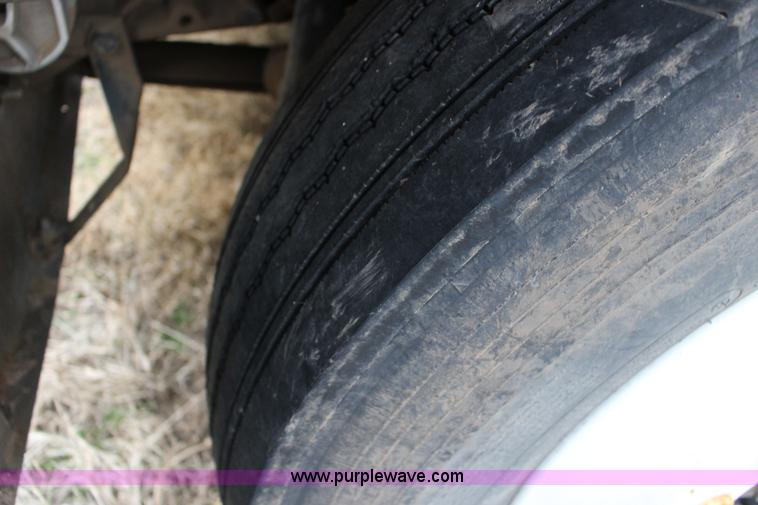 image for item F3457 2000 Peterbilt 378 service truck