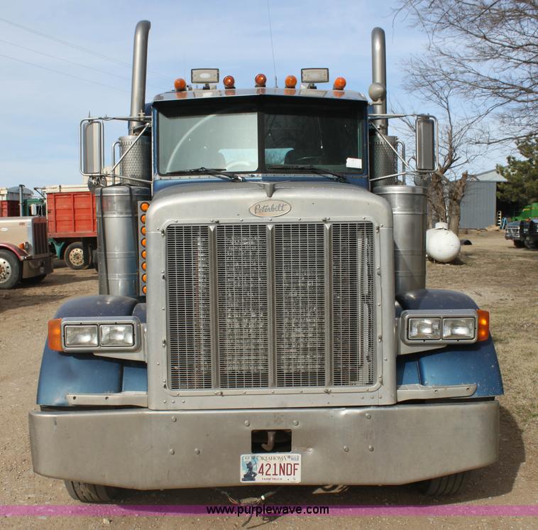 image for item F3458 1995 Peterbilt 379 semi truck