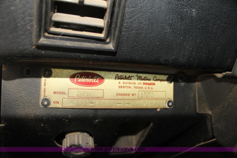 image for item F3458 1995 Peterbilt 379 semi truck