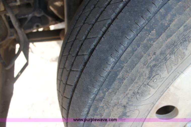 image for item F3458 1995 Peterbilt 379 semi truck