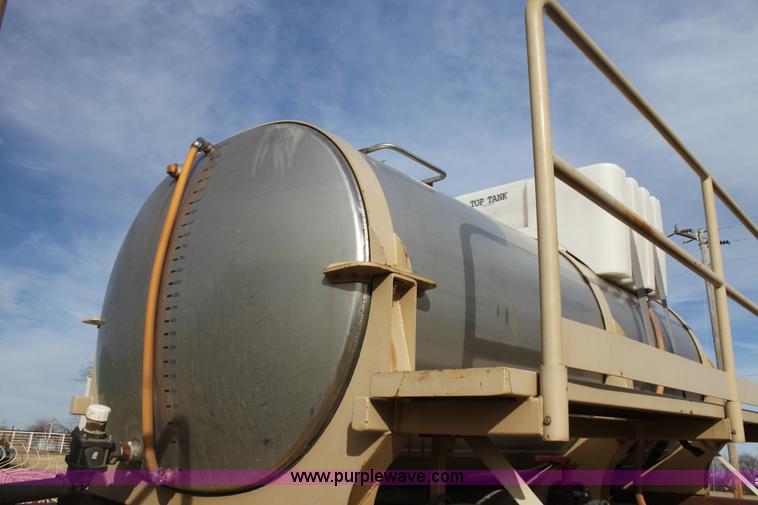 image for item F3459 1989 Nurse tank trailer