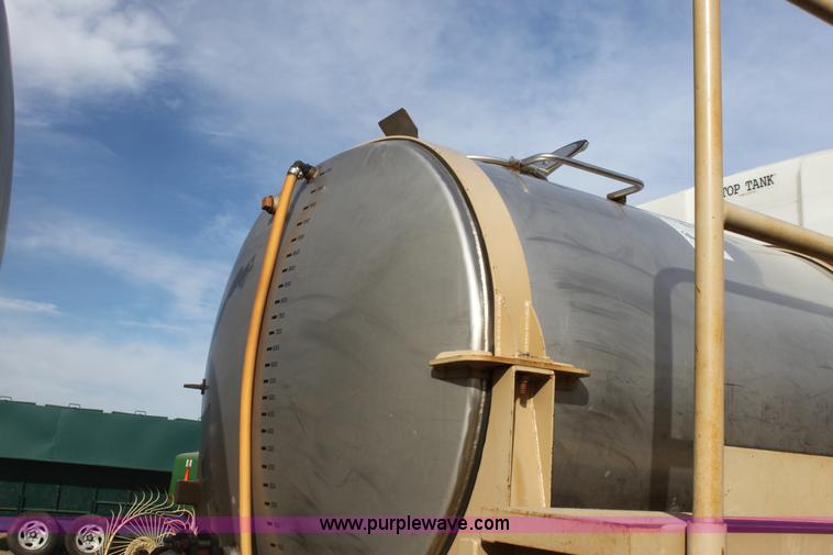 image for item F3459 1989 Nurse tank trailer