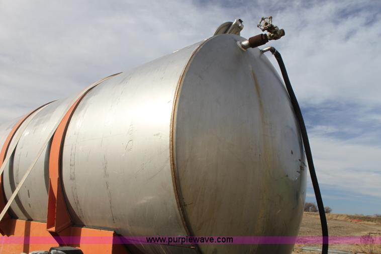 image for item F3459 1989 Nurse tank trailer