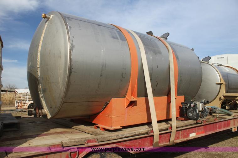 image for item F3459 1989 Nurse tank trailer