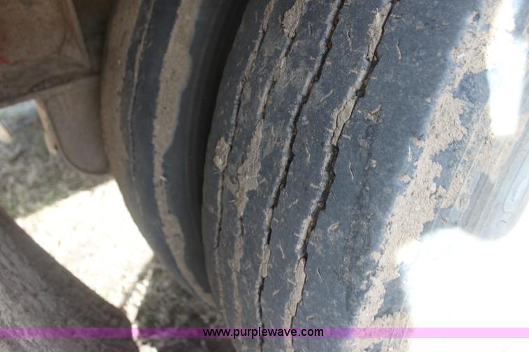 image for item F3459 1989 Nurse tank trailer