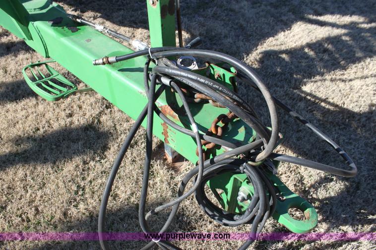 image for item F3460 2004 John Deere 1890 air seeder with 1910 cart