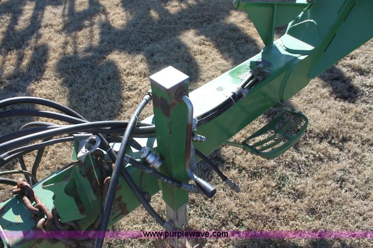 image for item F3460 2004 John Deere 1890 air seeder with 1910 cart