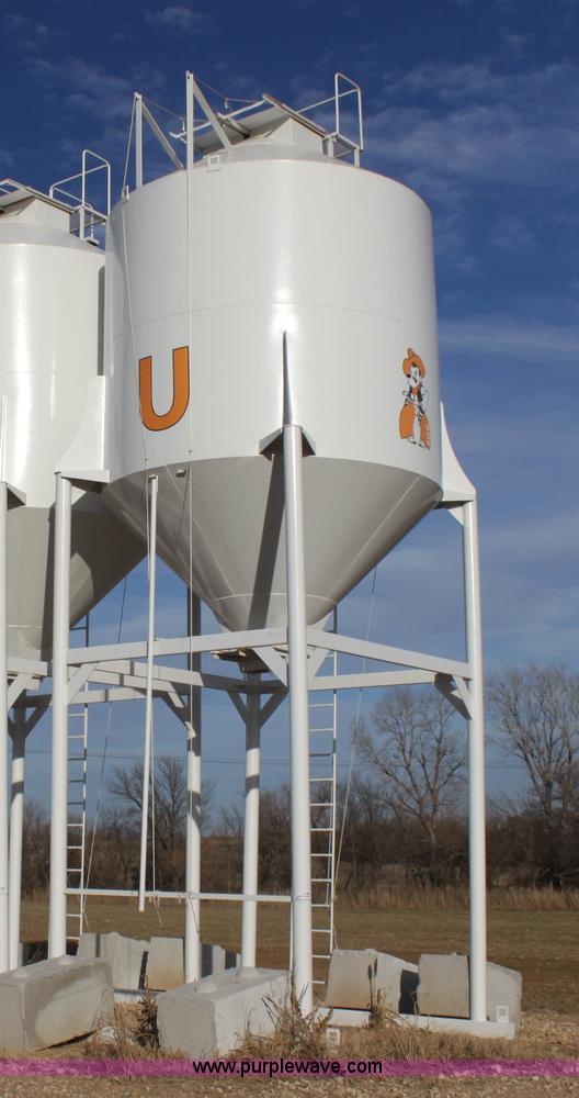 2013 HMI 30 ton overhead grain bin in Ponca City, OK Item F3463 sold