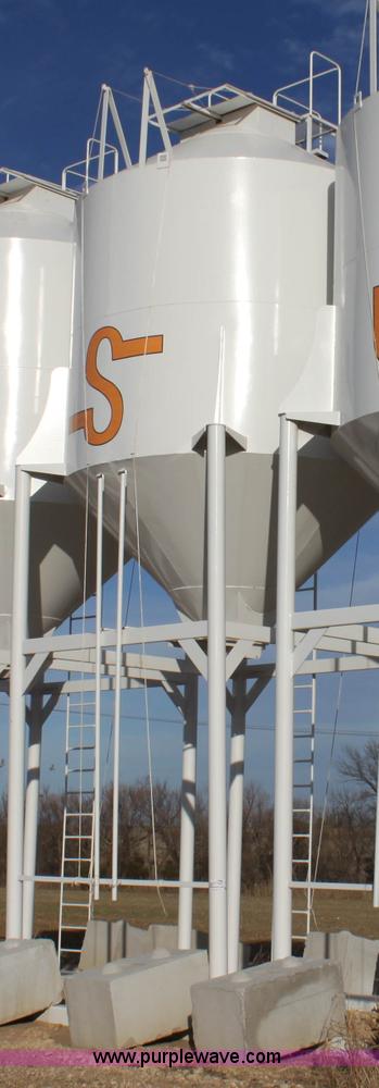 image for item F3464 2013 HMI 30 ton overhead grain bin