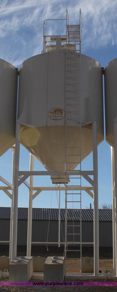 image for item F3464 2013 HMI 30 ton overhead grain bin