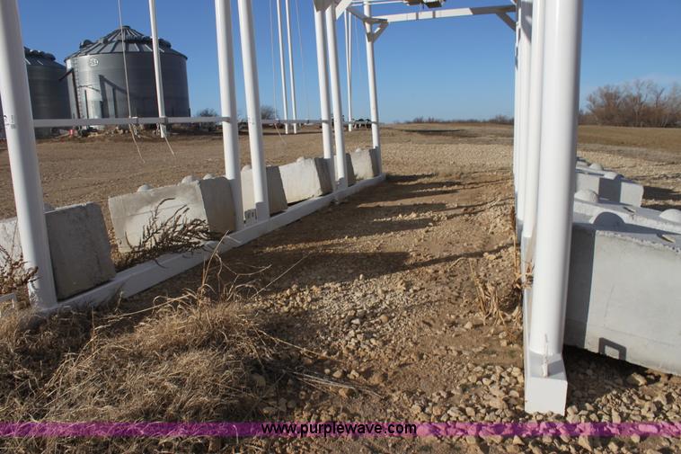 image for item F3464 2013 HMI 30 ton overhead grain bin