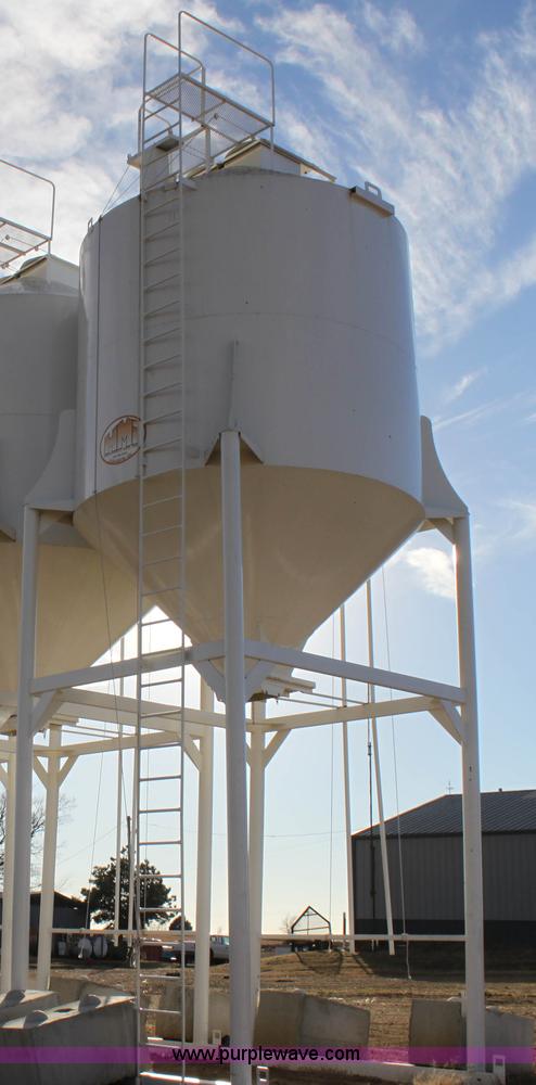 image for item F3465 2013 HMI 30 ton overhead grain bin