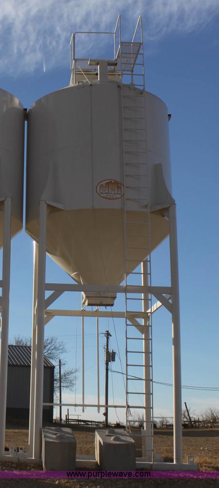 image for item F3465 2013 HMI 30 ton overhead grain bin