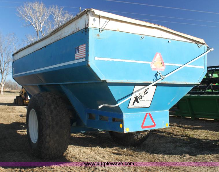 image for item F3468 Kinze grain cart