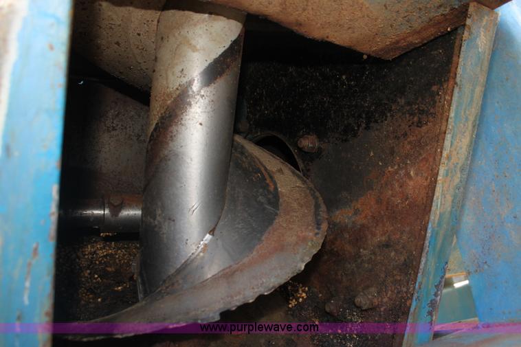 image for item F3468 Kinze grain cart