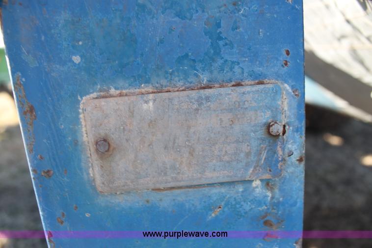 image for item F3468 Kinze grain cart