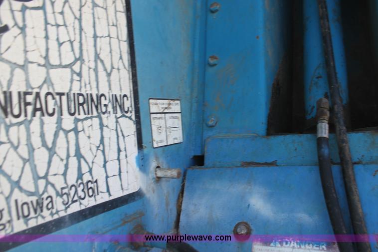 image for item F3468 Kinze grain cart