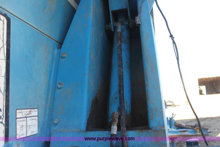 image for item F3468 Kinze grain cart