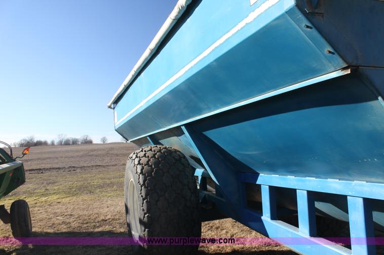 image for item F3468 Kinze grain cart