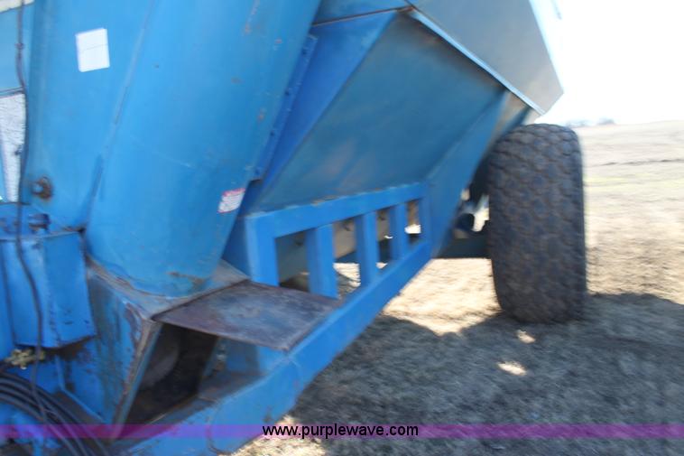 image for item F3468 Kinze grain cart