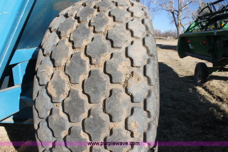 image for item F3468 Kinze grain cart