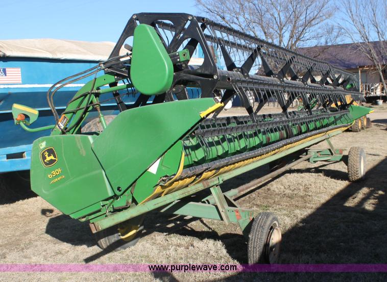 image for item F3471 2005 John Deere 630F Hydraflex header