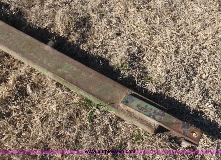 image for item F3471 2005 John Deere 630F Hydraflex header