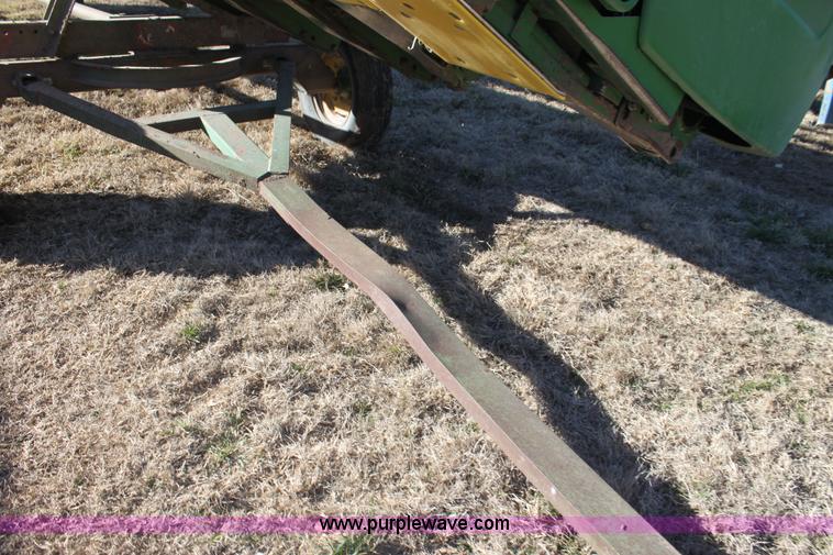 image for item F3471 2005 John Deere 630F Hydraflex header
