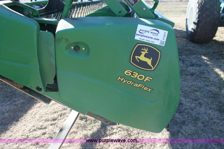 image for item F3471 2005 John Deere 630F Hydraflex header