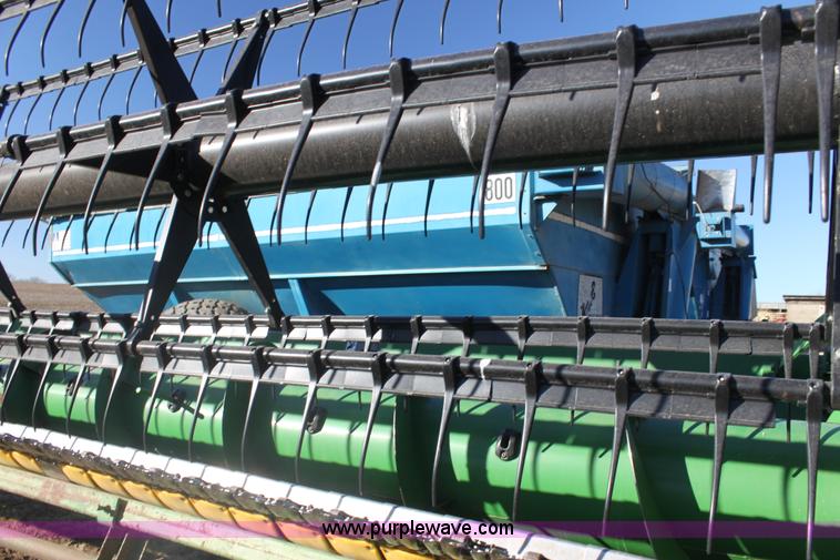 image for item F3471 2005 John Deere 630F Hydraflex header