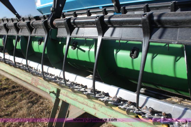 image for item F3471 2005 John Deere 630F Hydraflex header