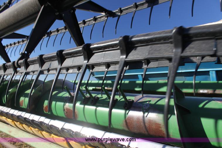 image for item F3471 2005 John Deere 630F Hydraflex header