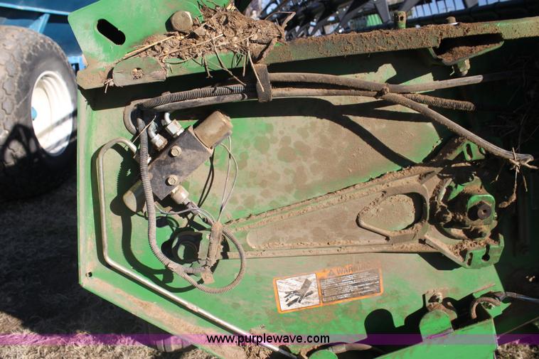 image for item F3471 2005 John Deere 630F Hydraflex header