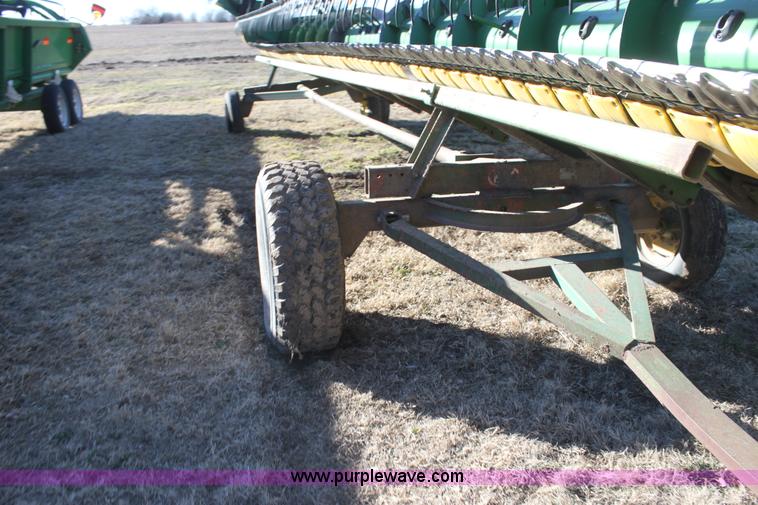 image for item F3471 2005 John Deere 630F Hydraflex header