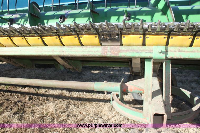 image for item F3471 2005 John Deere 630F Hydraflex header