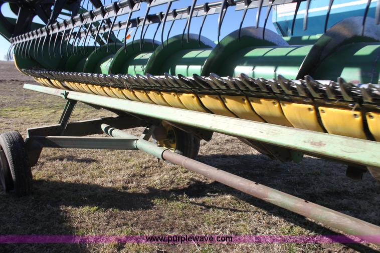 image for item F3471 2005 John Deere 630F Hydraflex header