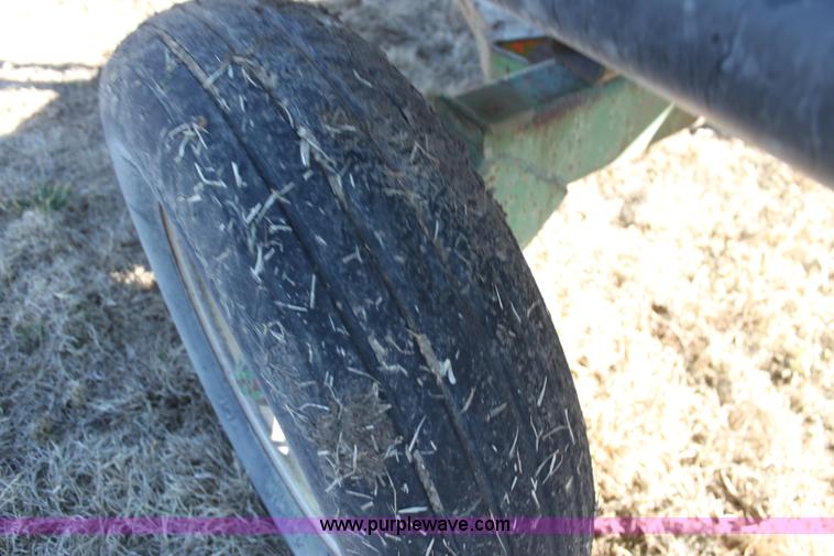 image for item F3471 2005 John Deere 630F Hydraflex header