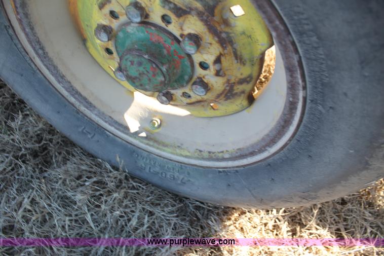 image for item F3471 2005 John Deere 630F Hydraflex header